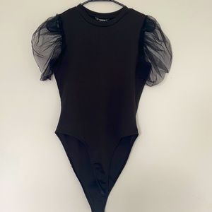 Bodysuit with puffy sleeve